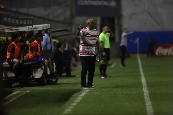 Cerro presenta a su nuevo equipo con 'Chiqui' Arce a la cabeza