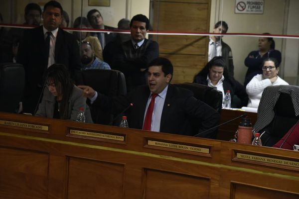 José Alvarenga Bonzi, conocido como el “compravotos”, quiere ser intendente de Asunción - Nacionales - ABC Color