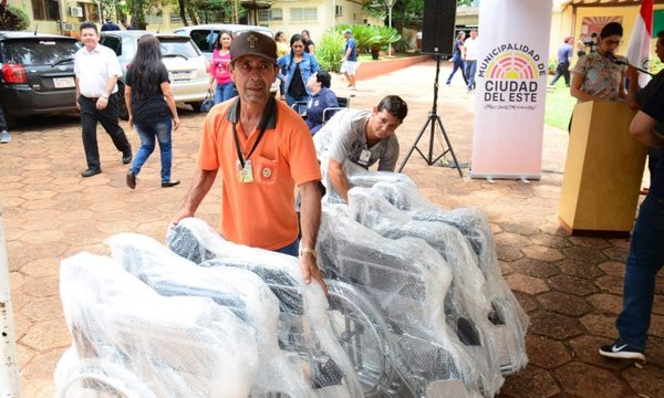 Consulado de China Taiwán dona sillas de ruedas a municipalidad de CDE