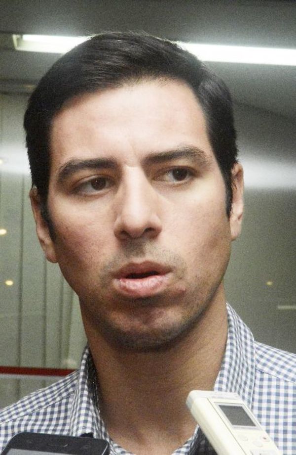 Concejal de PPQ prefiere evitar intervención tras renuncia de Ferreiro - Nacionales - ABC Color