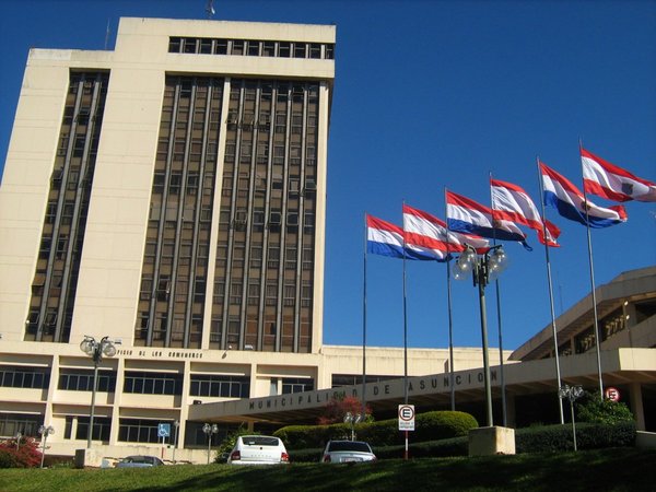 Nenecho, Ullón y Franco Troche compiten por la Intendencia de Asunción