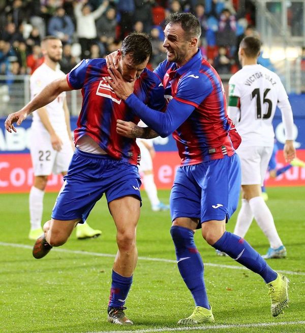 El Eibar toma aire con un triunfo ante el Granada - Fútbol - ABC Color