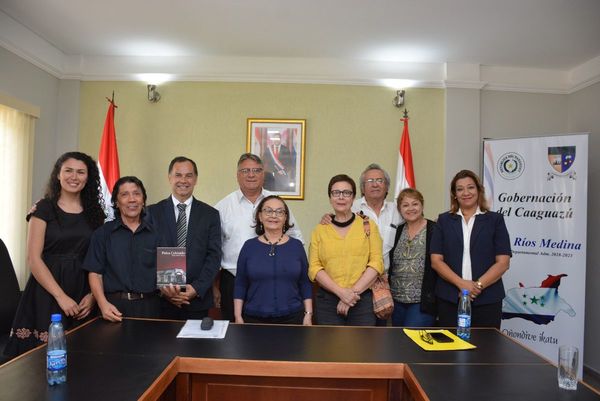 Caaguazú otorga premio literario a Gloria Muñoz