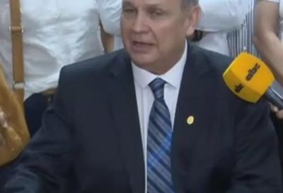 MARIO FERREIRO RENUNCIA ANTE INMINENTE INTERVENCIÓN A COMUNA DE ASUNCIÓN