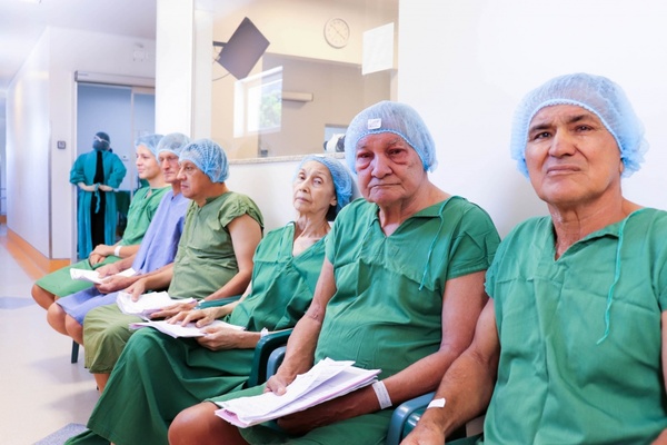 Fundación Visión e Itaipú Binacional beneficiaron a medio centenar de personas de escasos recursos, con su esperada cirugía de catarata - ADN Paraguayo