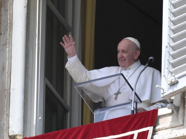 El Papa defiende su reforma de la Iglesia y alerta contra la rigidez