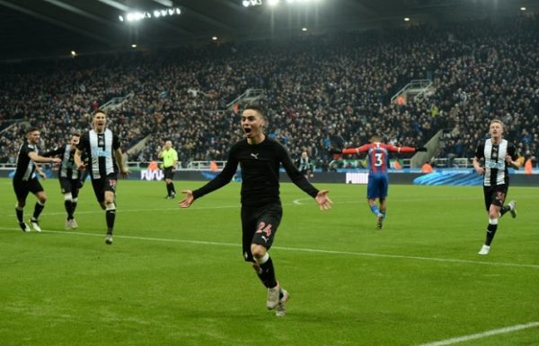 Almirón marca su primer gol y le da la victoria al Newcastle
