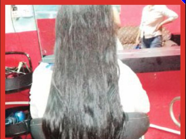 Venden sus cabellos para llegar a Navidad