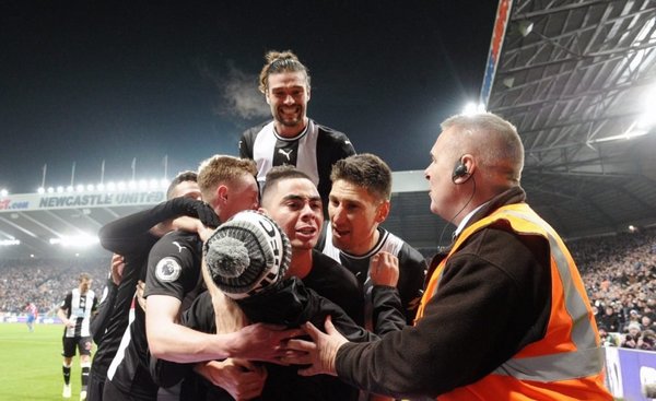 Almirón convierte su primer gol en la Premier League | Noticias Paraguay