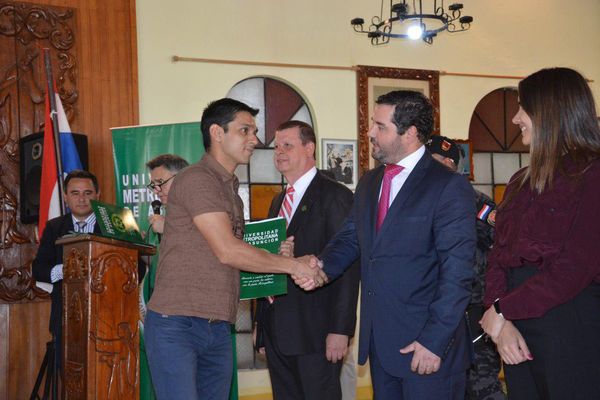 Interno cursa carrera universitaria en penal de Tacumbú