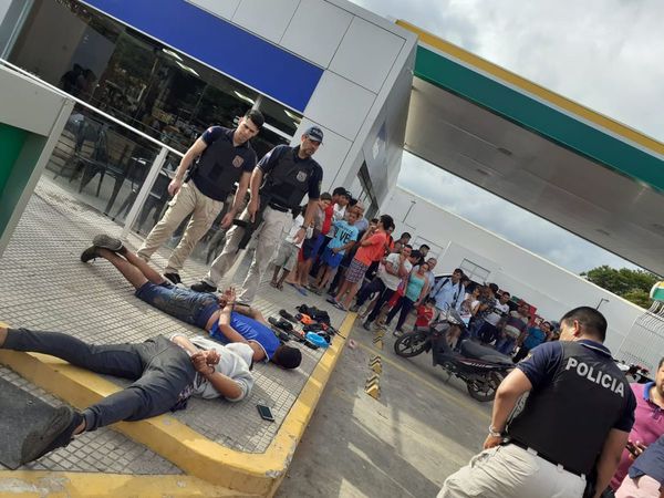 Asaltantes fueron detenidos tras tiroteo con policías