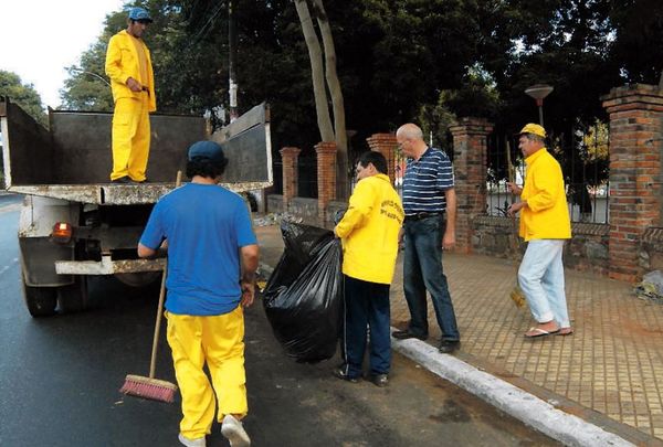 Adelantan  servicios de recolección de basura - Locales - ABC Color