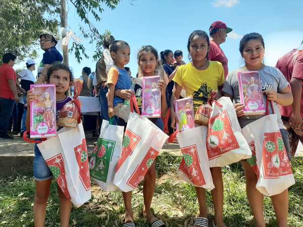 Campaña “Regalo de Amor” llegó a 2.000 niños y niñas de Caazapá | .::Agencia IP::.