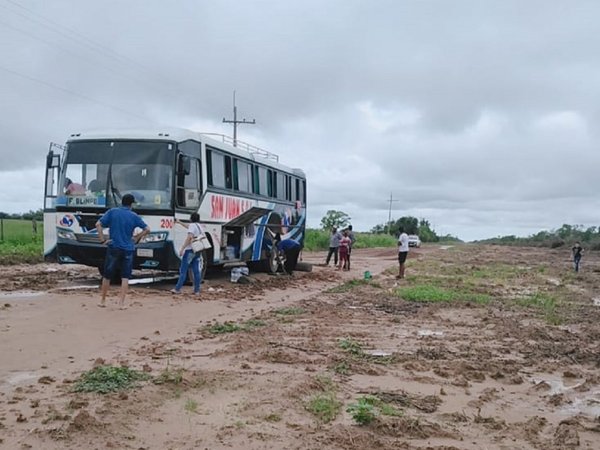 Caminos en mal estado impide viajar por fiestas en Alto Paraguay