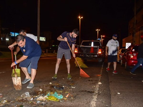 Vecinos molestos por basura en la vía pública en Encarnación
