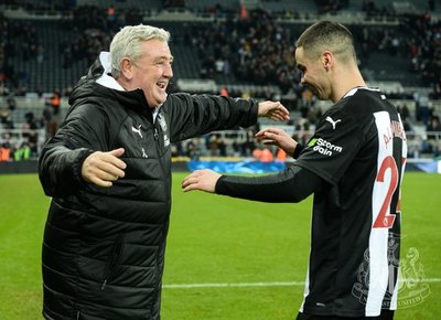 Los elogios del DT de Newcastle para Almirón