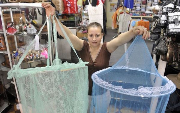 Aumenta venta de mosquiteros ante posible epidemia de dengue - Nacionales - ABC Color