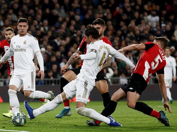 El Madrid jugó 1.098 días después sin la emblema de campeón del mundo