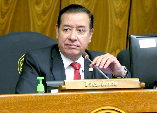 Concejal ratifica agresión de Miguel Cuevas y su hijo a manifestantes