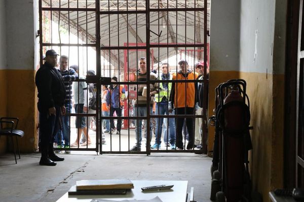Alerta máxima en cárceles por peligro de motín y fuga durante los días festivos - ADN Paraguayo