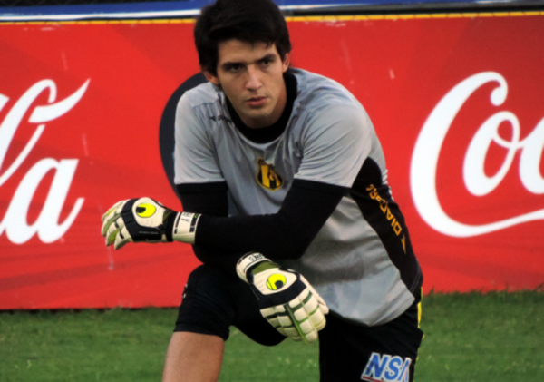 HOY / Guaraní marca distancia de Antonio Franco y el tema doping