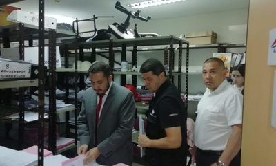 Allanaron oficinas de Aduana por supuesto ingreso de prendas de contrabando