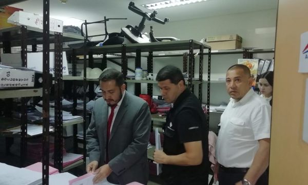 Allanaron oficinas de Aduana por supuesto ingreso de prendas de contrabando