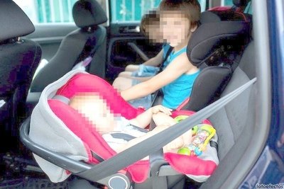 DESDE EL 2020, MULTARÁN A LOS PADRES QUE NO COLOQUEN SILLA PARA NIÑOS EN SUS AUTOS