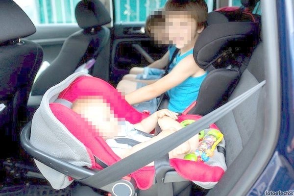 DESDE EL 2020, MULTARÁN A LOS PADRES QUE NO COLOQUEN SILLA PARA NIÑOS EN SUS AUTOS