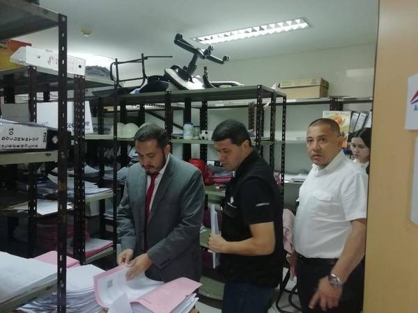 Fiscalía allana sede de Aduanas de Mariano Roque Alonso - ADN Paraguayo