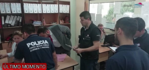 Allanan oficina de Aduanas por supuesto contrabando | Noticias Paraguay