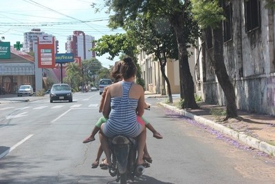 Niño de un año muere al caer de una motocicleta - ADN Paraguayo