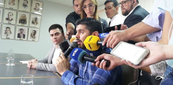 Entre Intendencia y Junta suman 10 mil funcionarios, y sobre planilleros el “lord mayor” dice: “Los voy a rajar a todos" - ADN Paraguayo