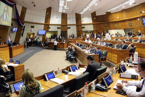 Legisladores justifican ausencia ante comisión permanente del Congreso