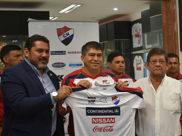 Roberto Torres asumió en Nacional