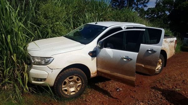 Abandonan camioneta con carga de marihuana en Capitán Bado