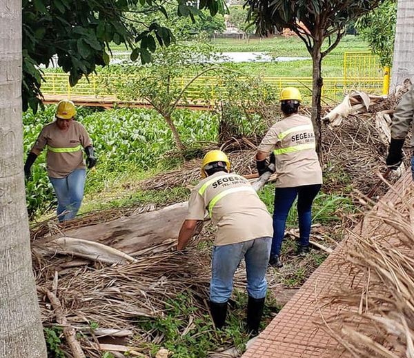 Operativo limpieza del lago de la República en CDE