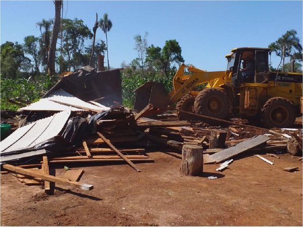 Destruyen viviendas y hornos en Campos Morombi