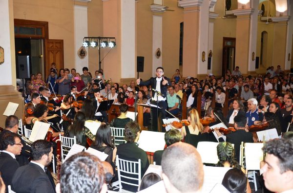 El Coro de Niños y la Orquesta Sonfónica ofrecieron un gran show navideño •