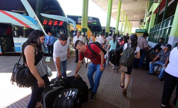 HOY / Éxodo por fiestas: casi 200.000 personas ya pasaron por la terminal, zona norte el destino preferido