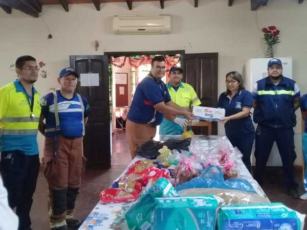 Bomberos dedican una mañana a los abuelitos | Radio Regional 660 AM