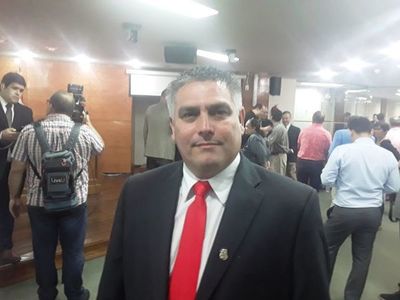 Asumió reemplazo de “Nenecho”, para trabajar “en bloque” y “con el intendente” - Nacionales - ABC Color