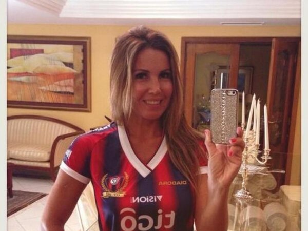 Lorena Arias, sobre asamblea de Cerro: "Me siento pisoteada"