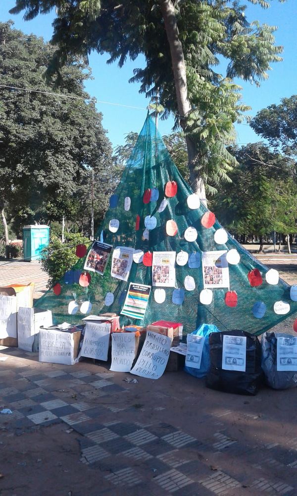 Un árbol de Navidad muy peculiar - Nacionales - ABC Color