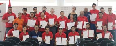 Entrenadores y atletas se capacitan en lanzamientos - Deportes - ABC Color