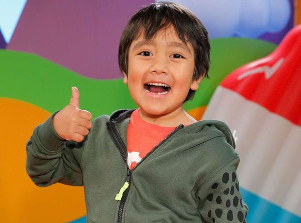 Un niño de ocho años es el más millonario en YouTube - Cultura - ABC Color