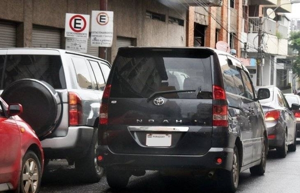 HOY / Conductores declaran "so’o" tras anuncio de “Nenecho”: PMT sí multará y pondrá cepos