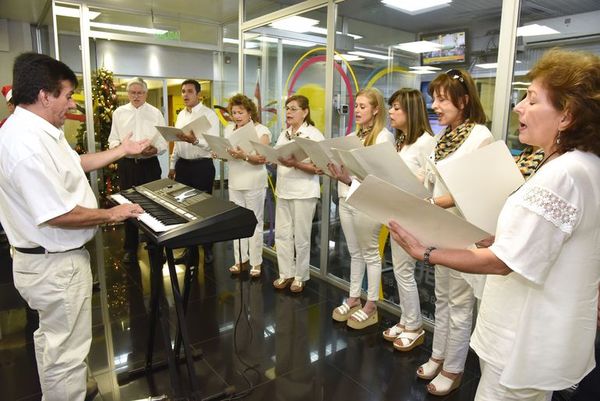 Los villancicos alegraron la mañana navideña de ABC - Música - ABC Color