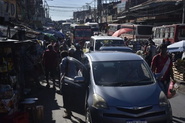 Gran movimiento en Mercado 4 y Terminal - Nacionales - ABC Color