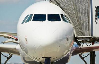 El golpe que afecta a un gigante de la aviación - SNT